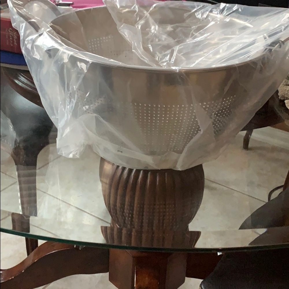 NWT Williams Sonoma 5qt. & 1.5 qt. Colander set